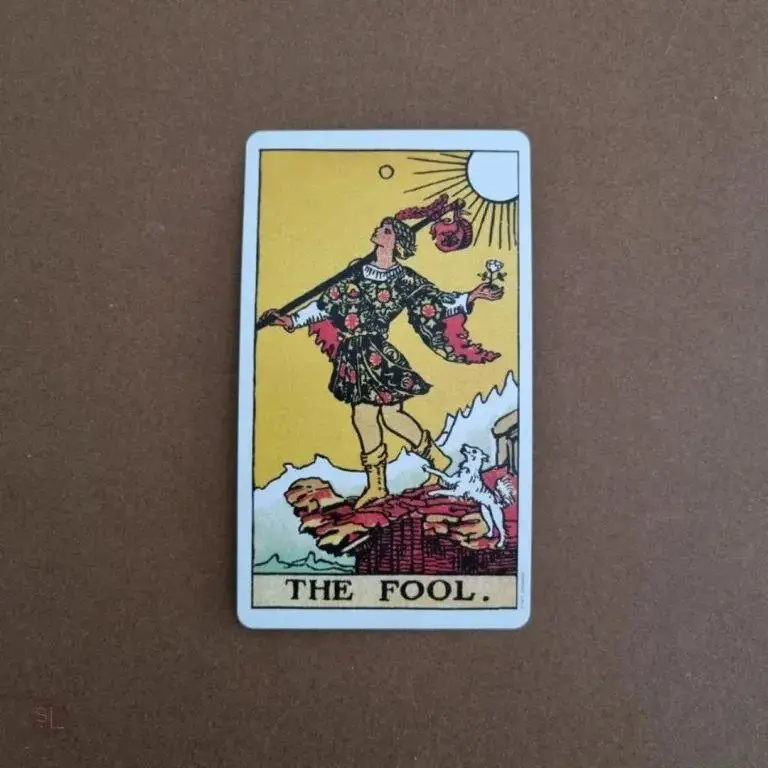 THE FOOL TAROT CARD MEANING: UPRIGHT