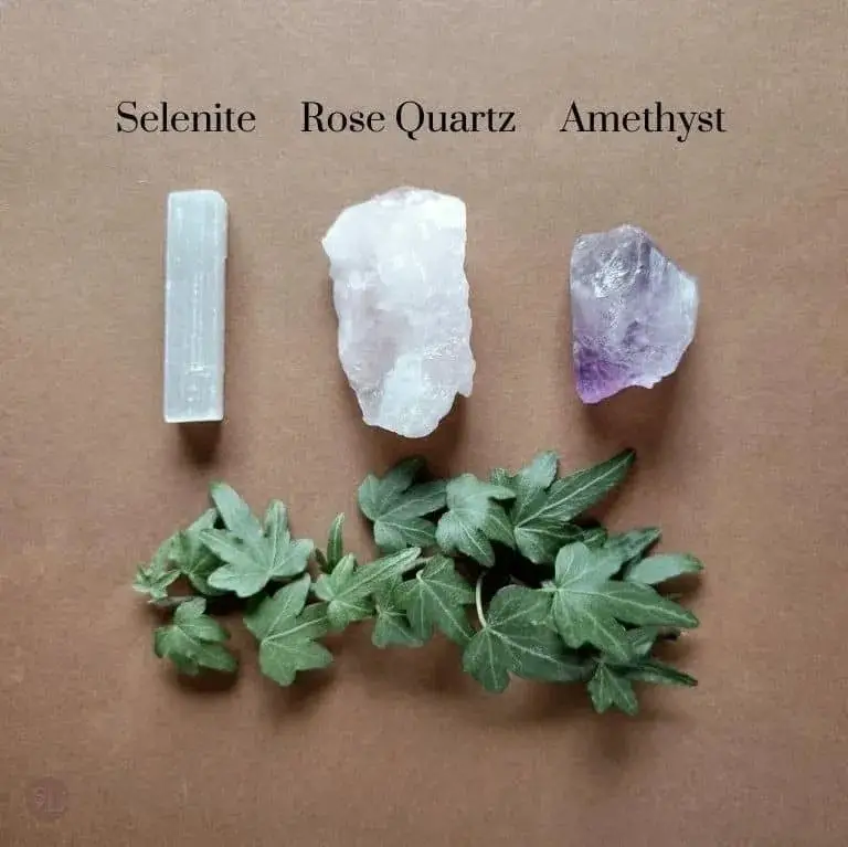 BEST CRYSTALS FOR CLEANSING TAROT DECKS