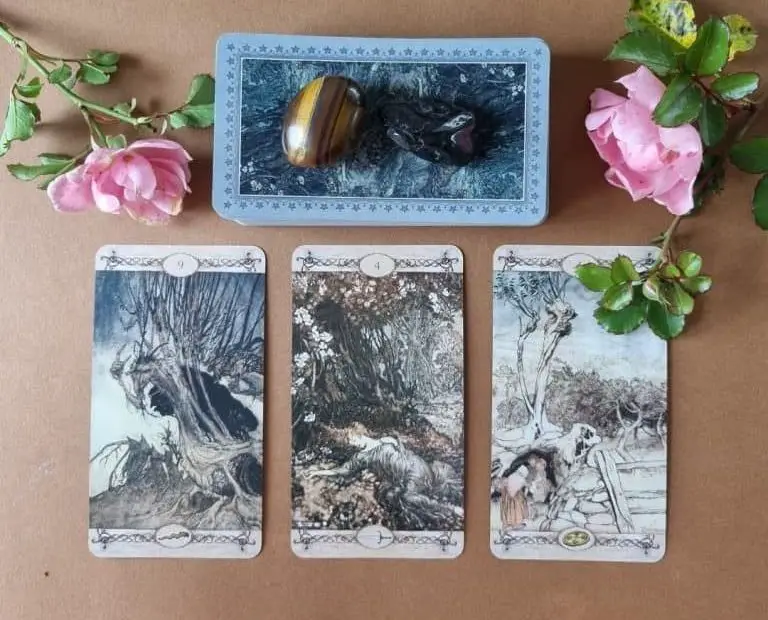 Three-Card Tarot Spreads: Complete Beginners Guide