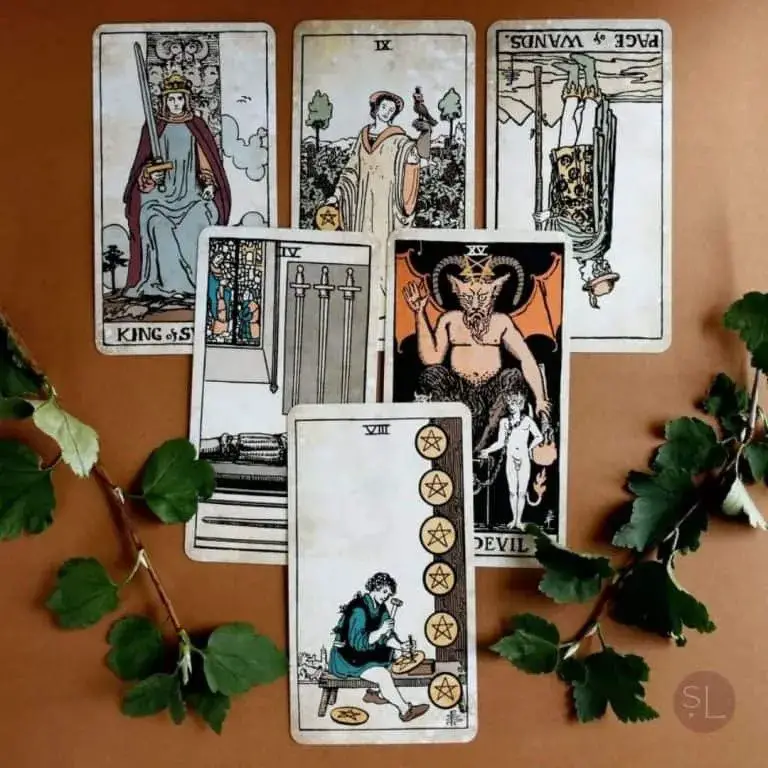 WHAT IS A TAROT CARD SPREAD FOR?