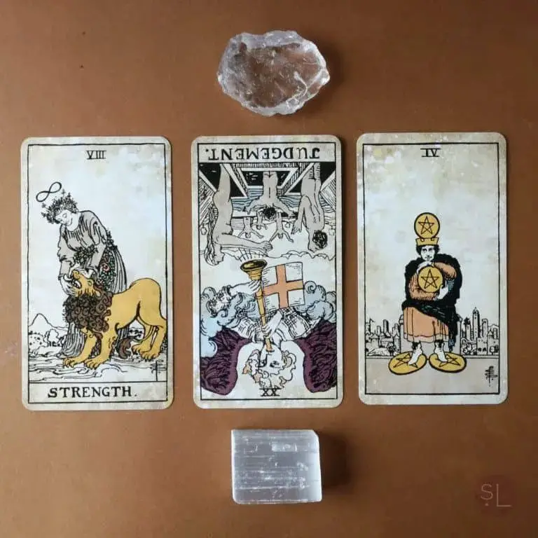 WHAT IS A TAROT SPREAD?